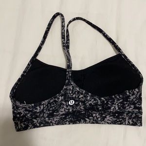 Lululemon flow Y sports bra